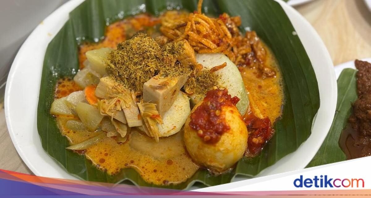 Lontong Medan Alay, Menu Sarapan Legendaris nan Sedap di Pasar Puri