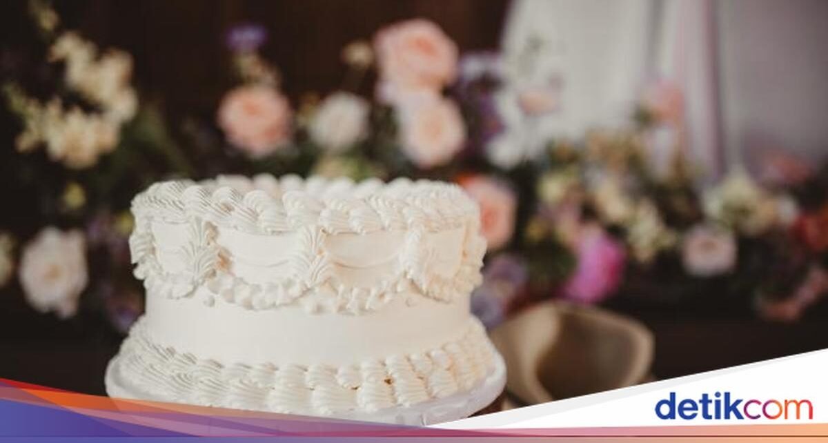 Tak Sekadar Seremoni, Ini 4 Makna Tabur Gula di Kue Pernikahan