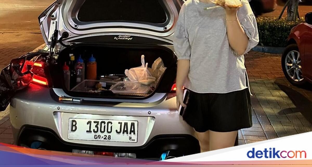 Ketika Mobil Alphard hingga Mustang Dipakai Jualan Makanan, Begini Potretnya