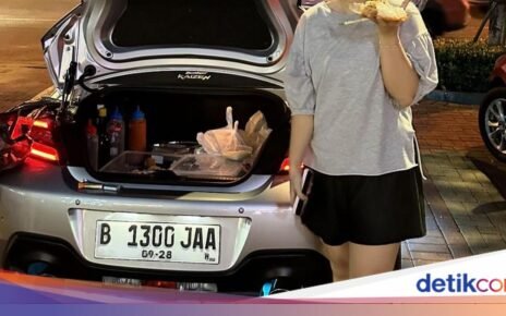 Ketika Mobil Alphard hingga Mustang Dipakai Jualan Makanan, Begini Potretnya