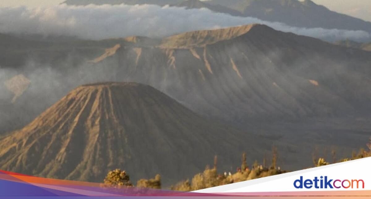 Potret Nikita Willy Piknik sambil Makan di Bromo Bareng Suami dan Anak