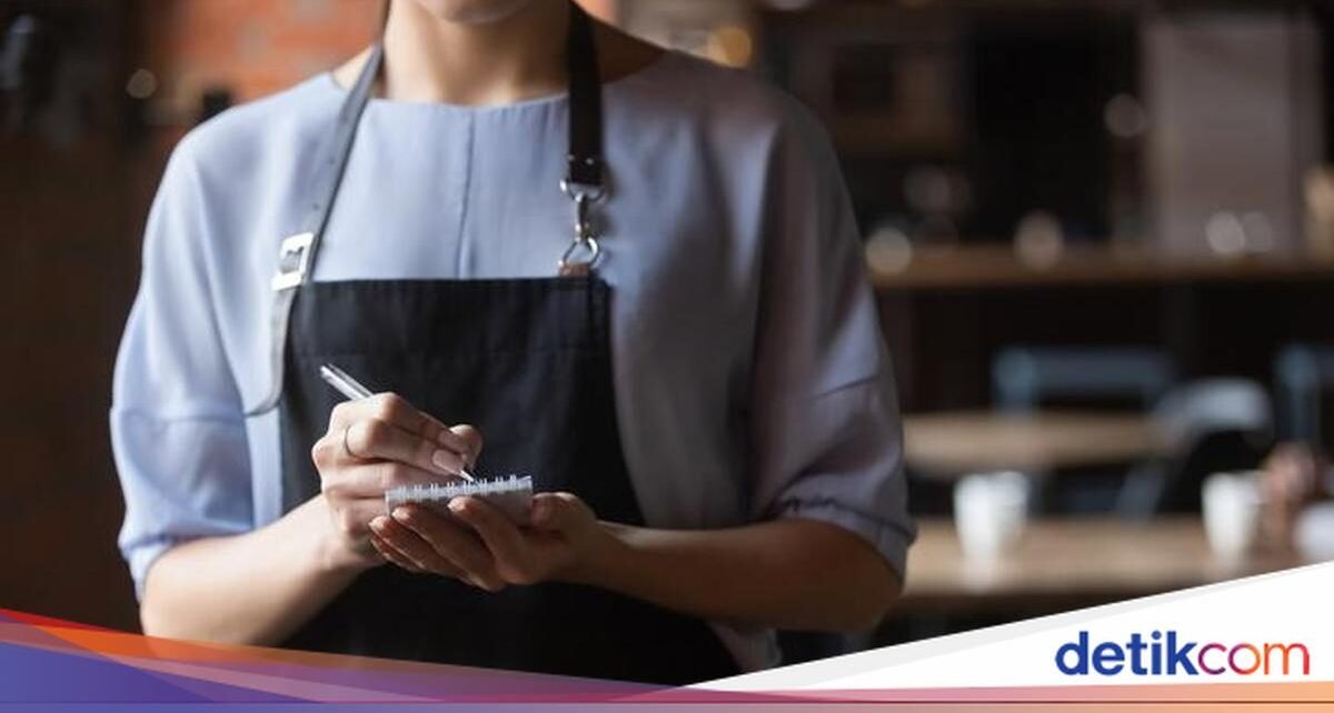 Viral! Pelayan Restoran Nangis Usai Disuruh Bayar Tagihan Pelanggan