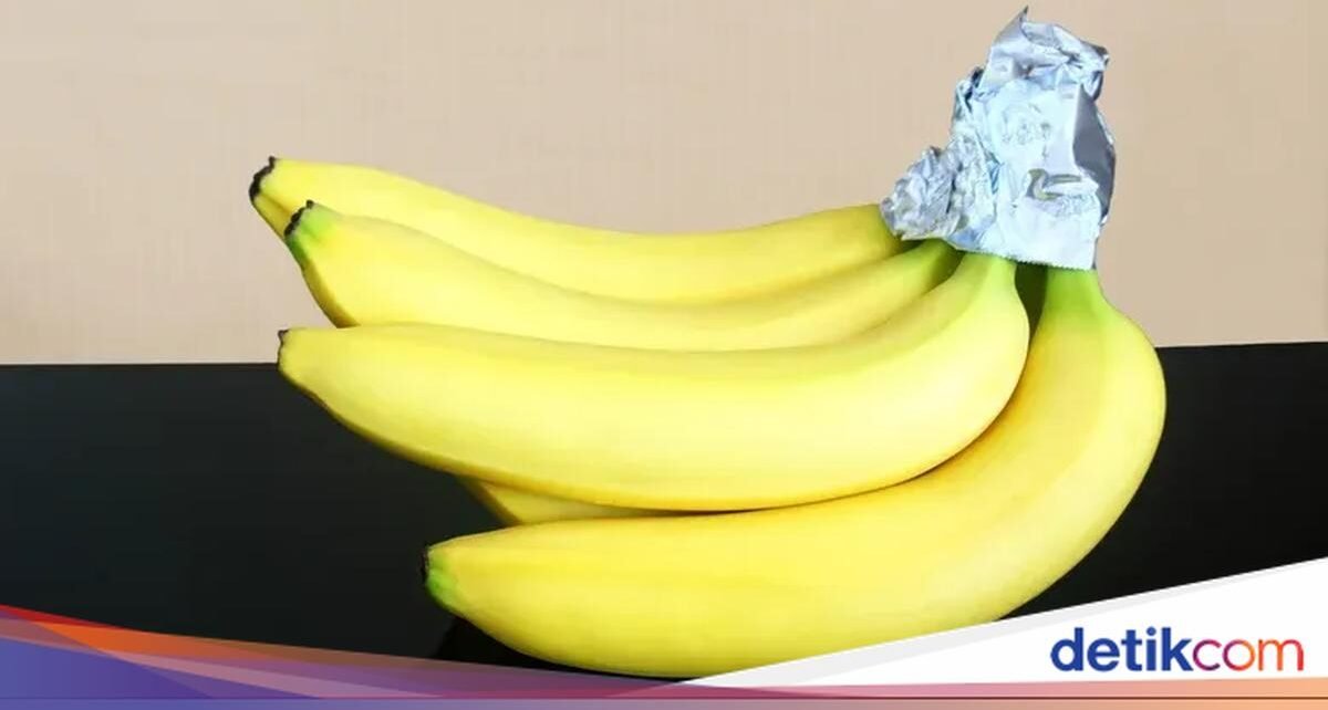 Tips Bikin Pisang Segar Lebih Lama, Coba Pakai Aluminium Foil!