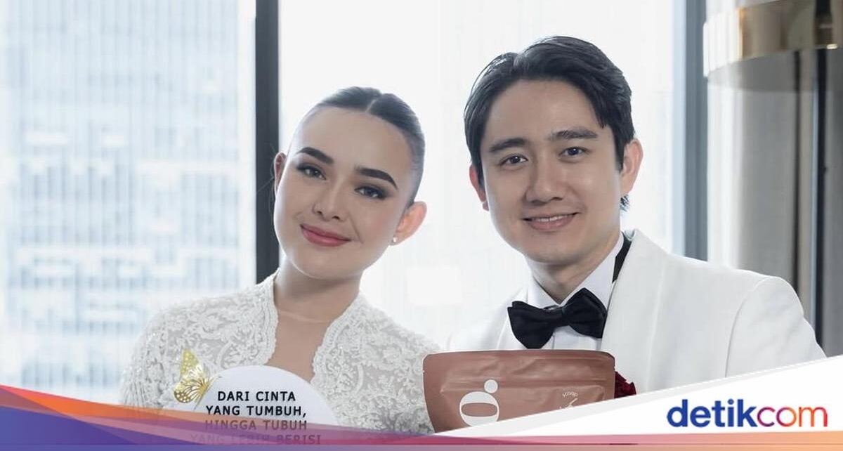 Pose Kenny Austin, Suami Amanda Manopo Saat Santai Minum Kopi