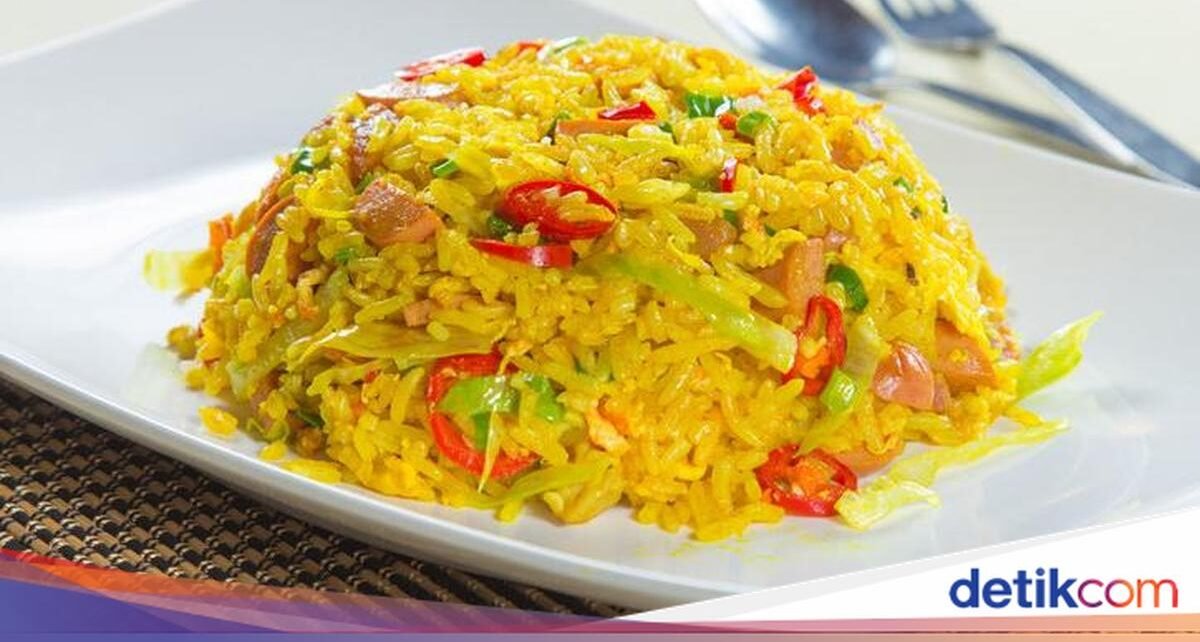 Resep Nasi Goreng Sosis Bumbu Kunyit yang Harum Berempah