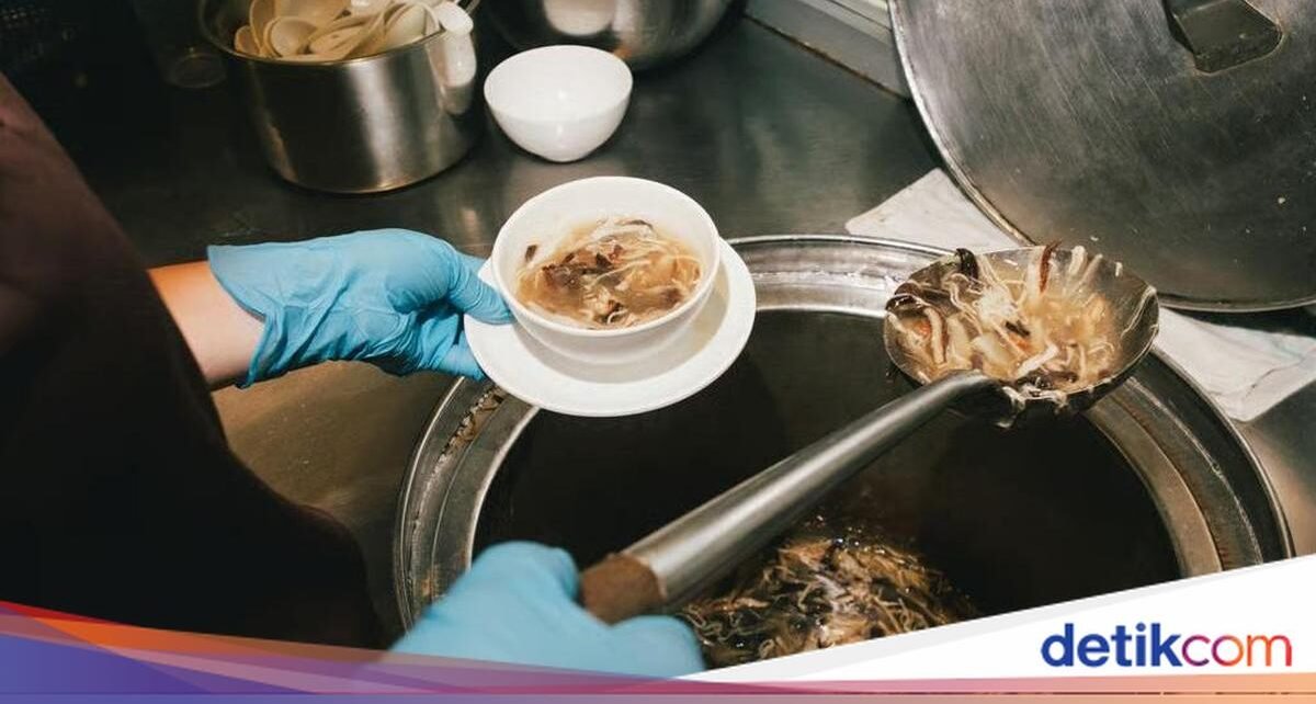 Resto Ini Konsisten Sajikan Sup Ular Legendaris Sejak 130 Tahun Lalu