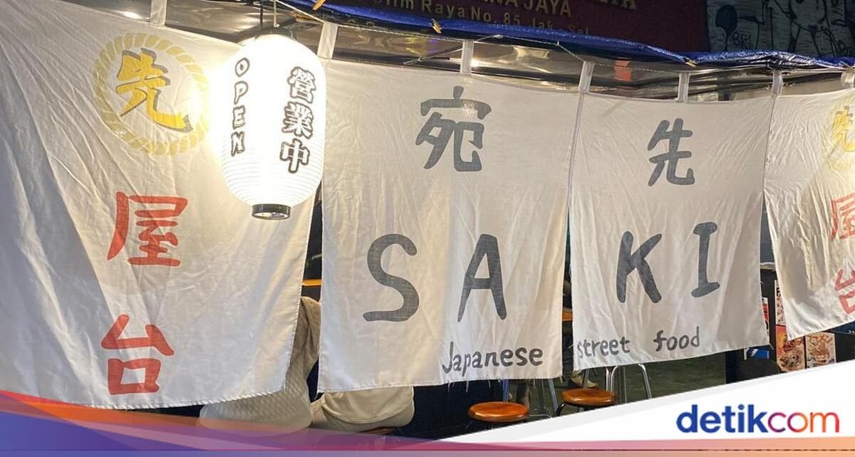 Mantan Corporate Chef Buka Warung Makan, Jual Ramen Kaki Lima Enak!