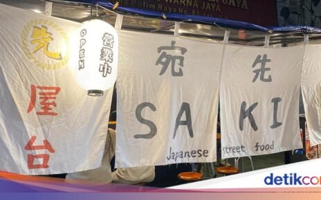 Mantan Corporate Chef Buka Warung Makan, Jual Ramen Kaki Lima Enak!