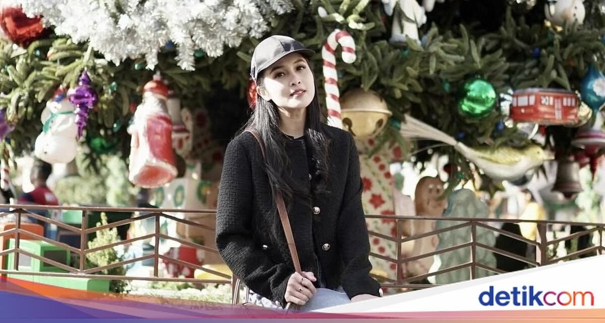 Kenangan Sandra Dewi Makan Bareng Suami dan Reuni Bareng Teman