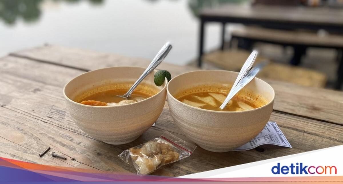 Nikmatnya Makan Seblak Prasmanan Spesial dengan 'View' Danau