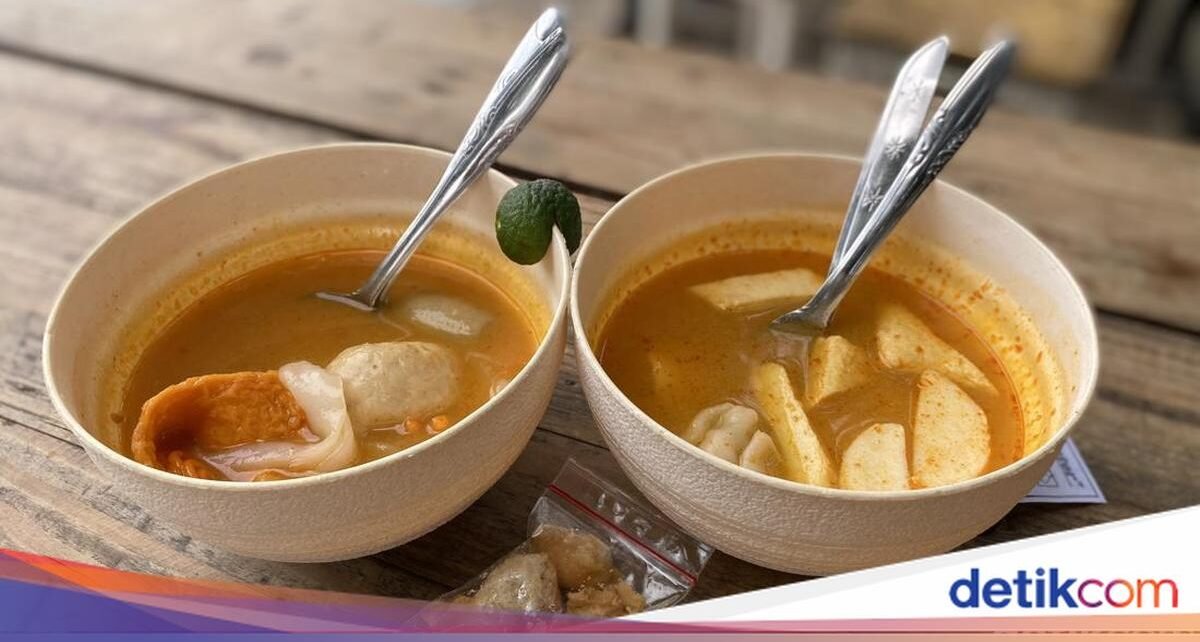 Spesial! Makan Seblak Enak dengan 'View' Danau dan Pilihan 50 Topping
