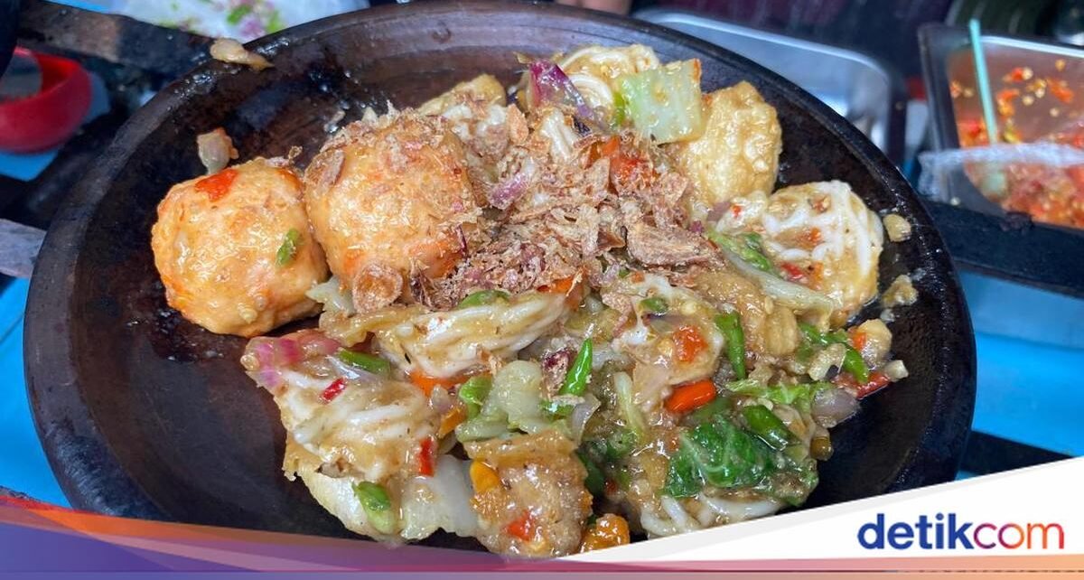Dari Kerupuk Sisa Jadi Makanan Hits, Ini Asal-Usul Seblak yang Jadi Favorit