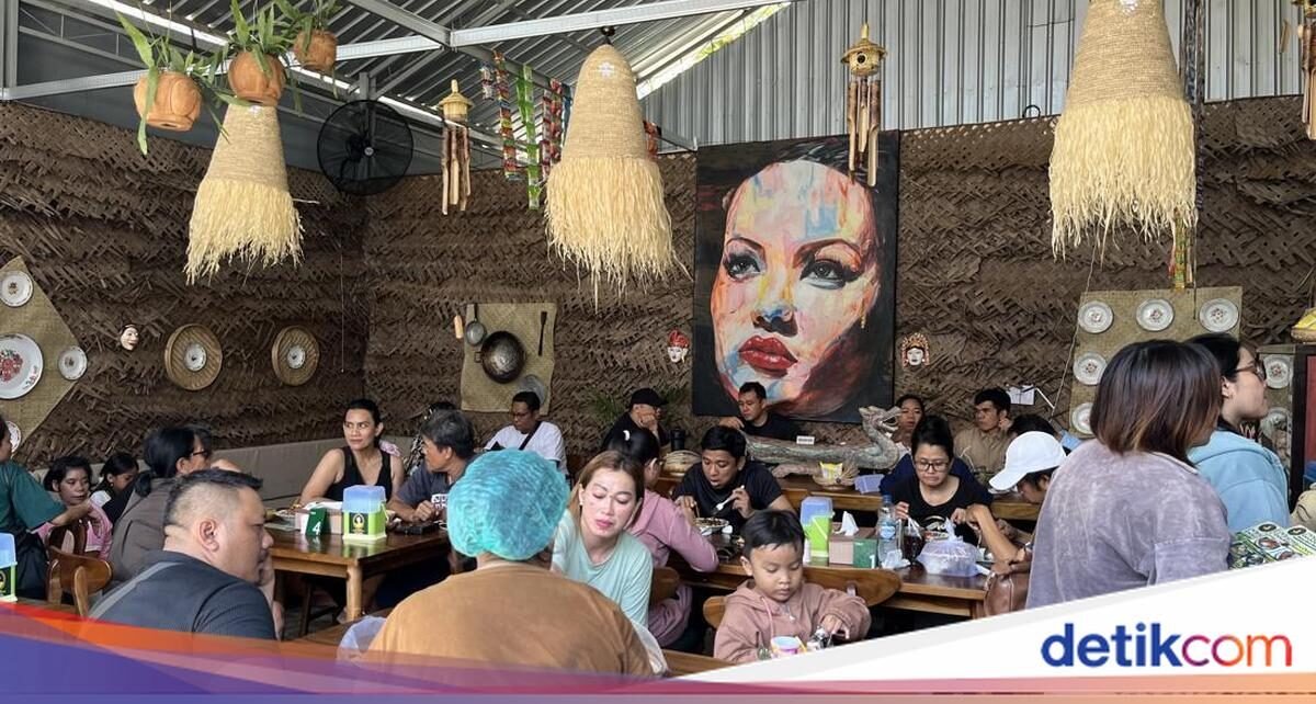 10 Potret Finalis Miss Indonesia Wayan Macrae Jualan Nasi Campur Bali Halal