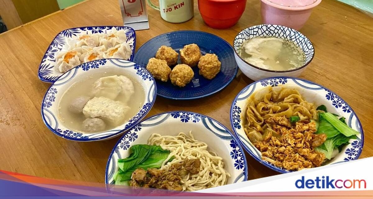 10 Ayam Goreng Legendaris Nikmat hingga Rekomendasi Bakmi Kekinian