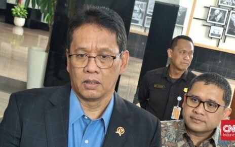 Selain Sita Baju Impor Ilegal, Purbaya Siap Pungut Bea Masuk Tambahan