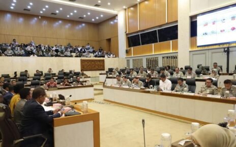 Sukses Pangan, Banjir Apresiasi Komisi IV DPR RI untuk Mentan Amran