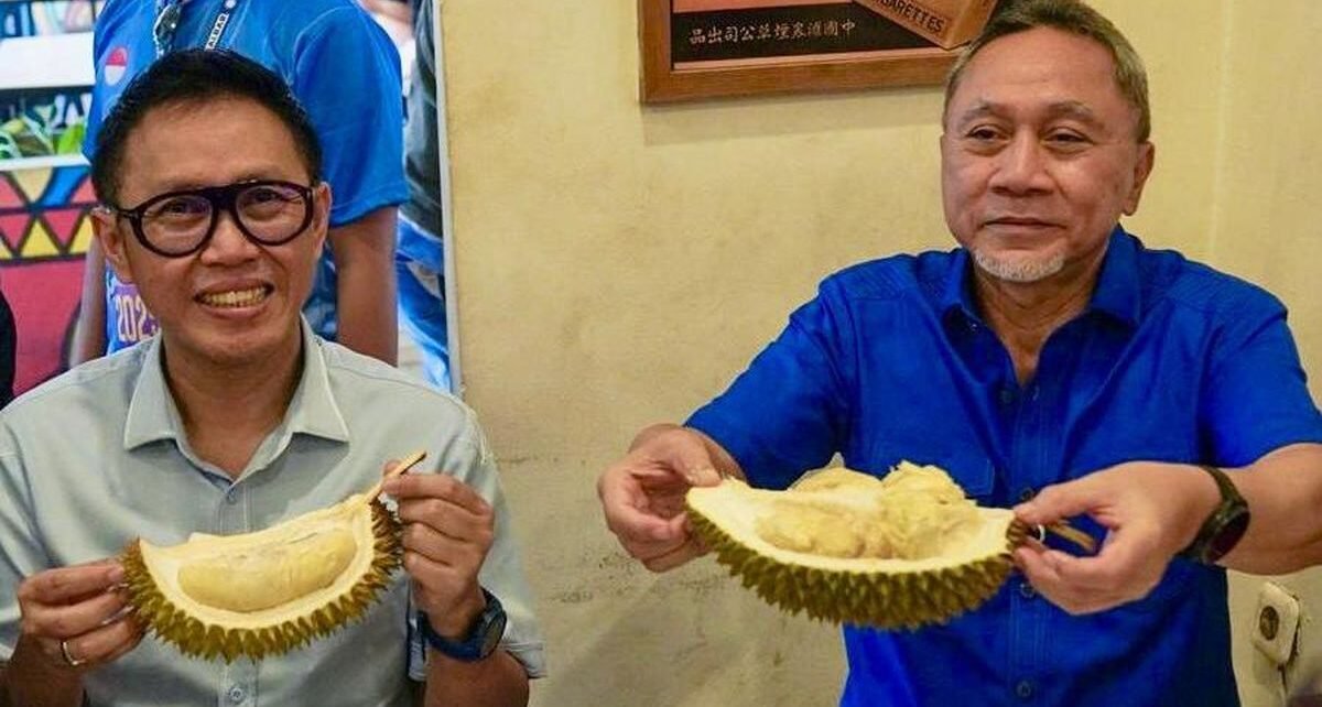 Nikmati Durian di Pontianak, Zulhas Sebut Jadi Buah Nasional