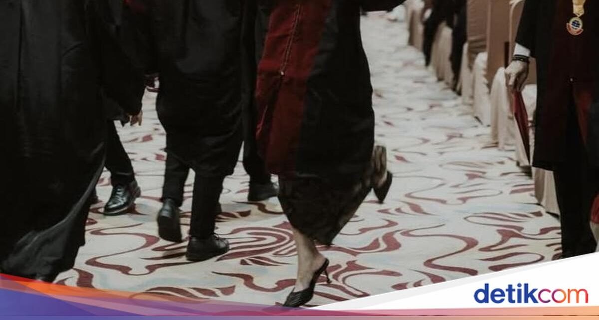 Potret Seru Chika Jessica Kulineran Jajan Es Krim dan Makan Sushi