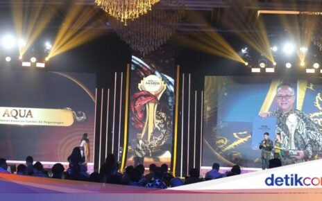 AQUA Raih Penghargaan Produk AMDK Pelestari Kawasan Sumber Air Pegunungan