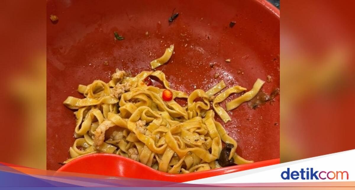 Temukan Serangga di Mie, Pelanggan Ini Kesal dengan Sikap Staf Gerai
