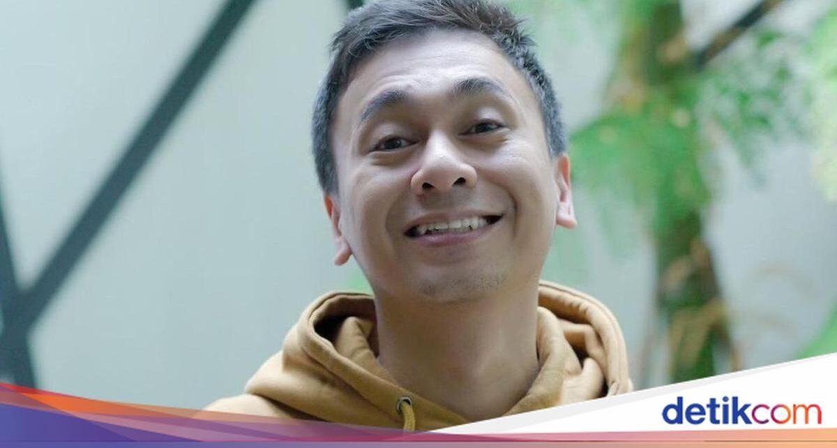 5 Tempat Makan Favorit Raditya Dika, dari Kelas Bintang 5 hingga Kaki 5!