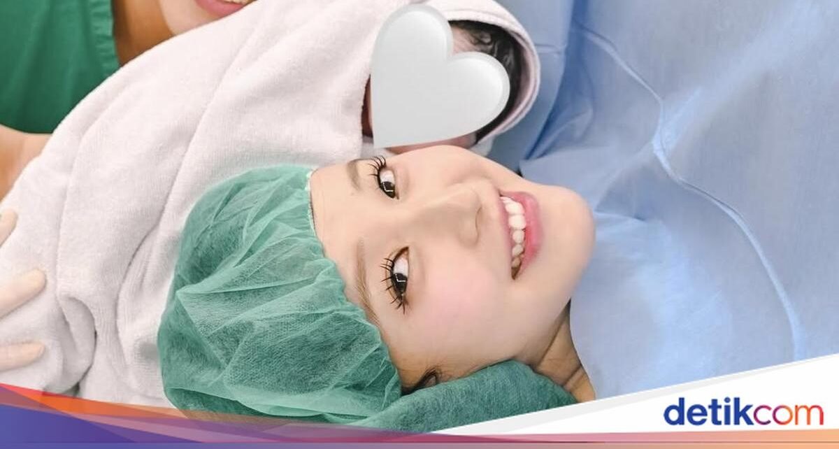 Kompak! Momen Seru Vior Menikmati Duren dan Ngopi Bareng Suami