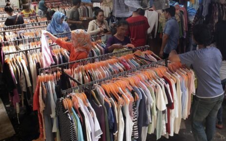 Baju Impor Bekas Banjiri RI 3.600 Ton Sepanjang 2024