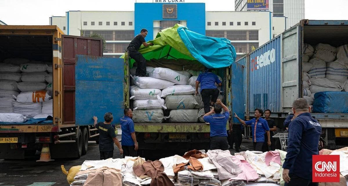 Bea Cukai Gagalkan Penyelundupan Garmen dan Mesin Rokok Ilegal ke RI