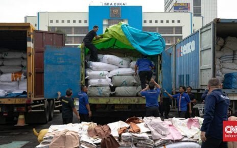 Bea Cukai Gagalkan Penyelundupan Garmen dan Mesin Rokok Ilegal ke RI