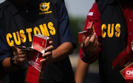 Mengingat Kembali Kala Soeharto Bekukan Bea Cukai