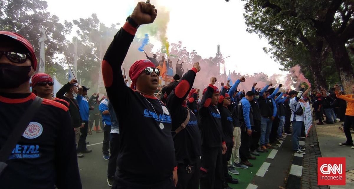 Buruh Sejahtera atau Tetap Nelangsa?