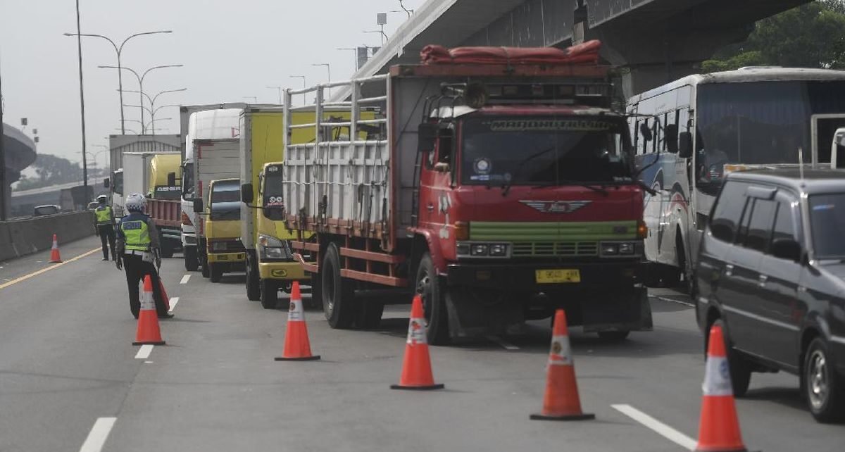Kemenhub Terapkan Pembatasan Penuh Angkutan Barang di Tol saat Nataru