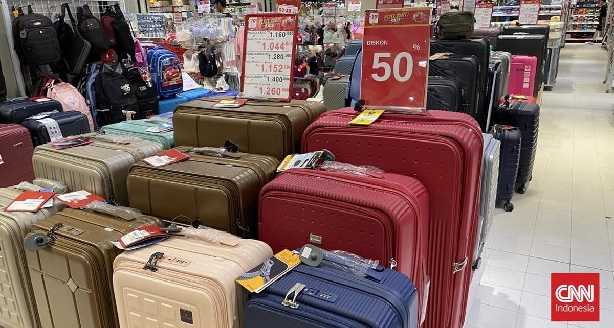 Libur Akhir Tahun Tiba, Beli Koper di Transmart Diskon hingga 70%