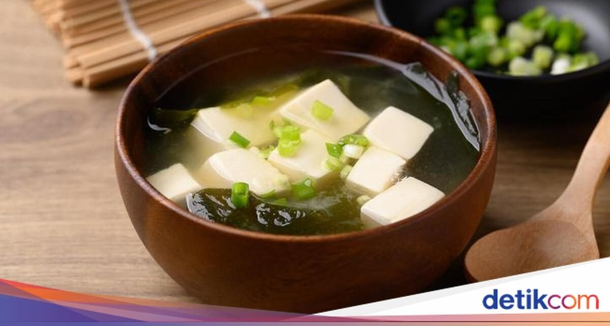 Bukan Sekadar Sup! Ini 4 Manfaat Sehat Rutin Makan Sup Miso