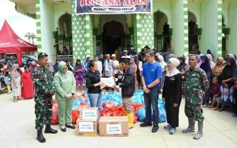 Bakti BCA Salurkan Bantuan dan Bangun Fasilitas Air Bersih di Sumatra