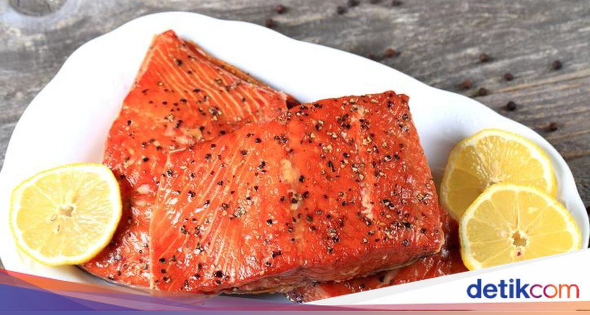 Jangan Asal FOMO! Ini Potensi Bahaya Candied Salmon Jika Salah Buat