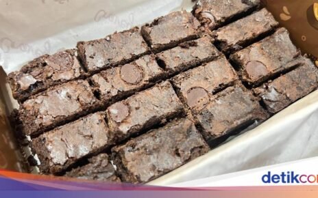 Cicip Brownies Hits Rp 68 Ribu Punya TikToker Savira Malik