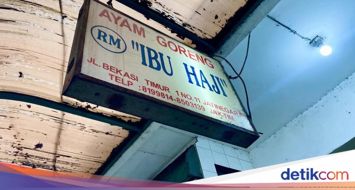 Eksis Sejak 1948, Ayam Goreng Legendaris di Jatinegara Ini Terkenal Nikmat