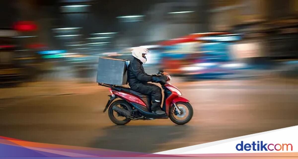 Gaji Rp 463 Juta Setahun Ditinggal! Pria Ini Pilih Jadi Pengantar Makanan