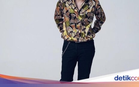 Keseruan Indra Jegel Makan Bareng Keluarga dan Pemeran 'Agak Laen'