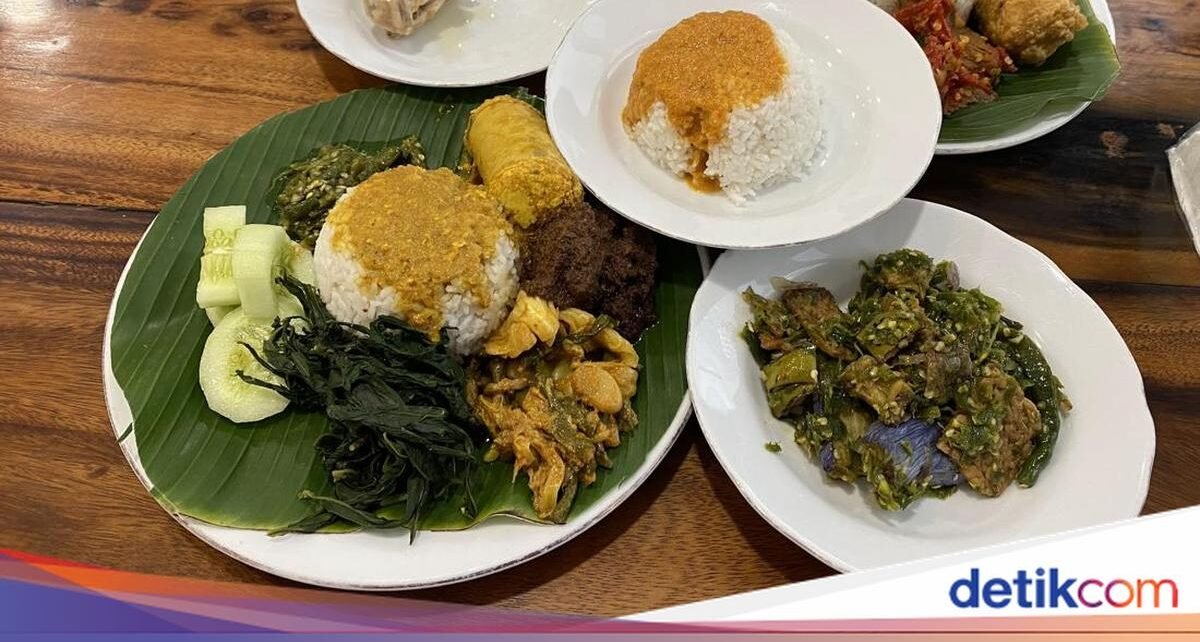Lamak Bana! 10 Nasi Kapau Enak di Jakarta dengan Puluhan Lauk