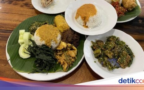 Lamak Bana! 10 Nasi Kapau Enak di Jakarta dengan Puluhan Lauk