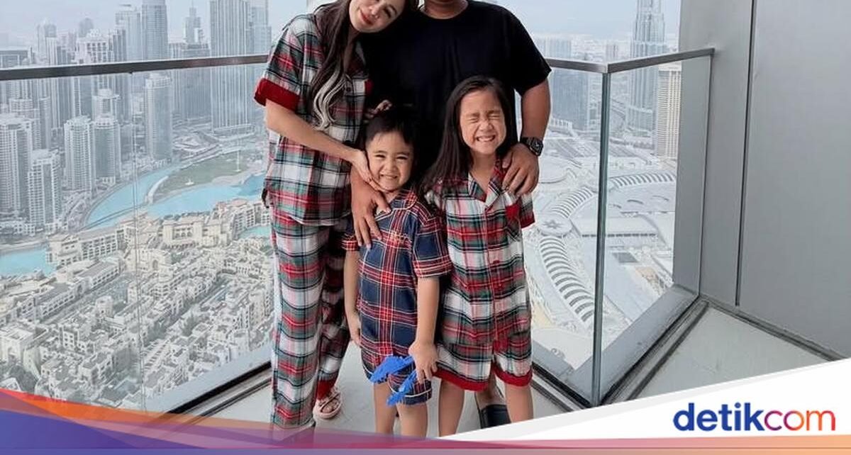 Intip Kemeriahan Momo Geisha Rayakan Natal dengan Kulineran di Dubai