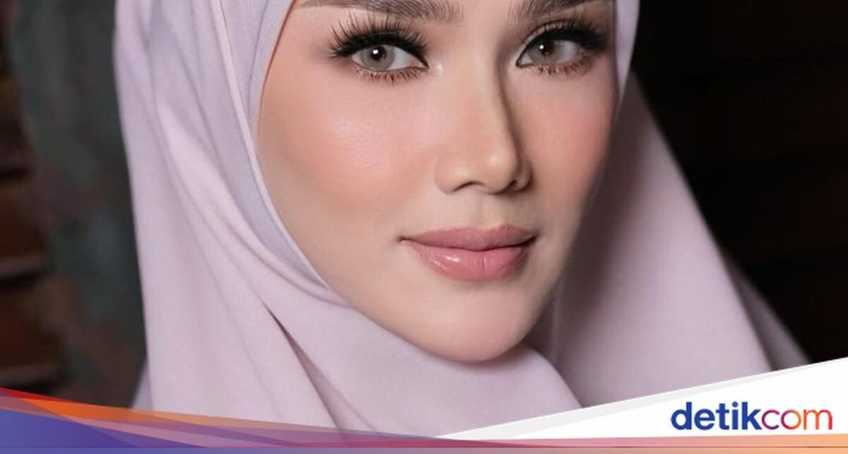 Momen Hangat Mulan Jameela Kumpul Makan Bersama Keluarga dan Sahabat