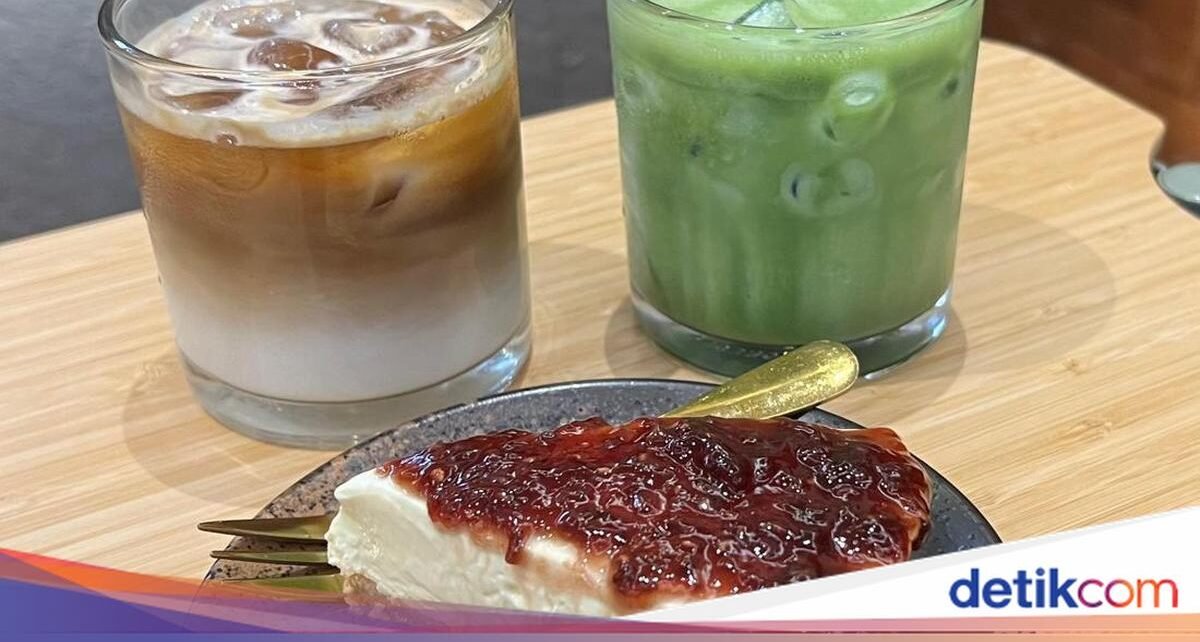 Santai di Kafe By The Sea PIK Bisa Cicip Matcha dan Cheesecake Enak