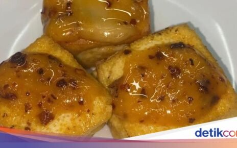 Mencicipi Aneka Olahan Tahu Lembut Viral di Bandung