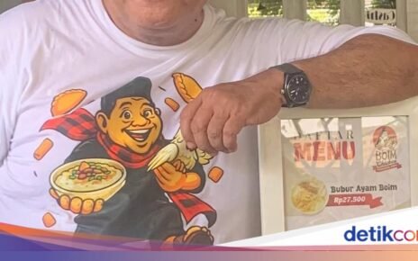 Potret Aktor Senior Harry De Fretes saat Jualan Bubur Ayam