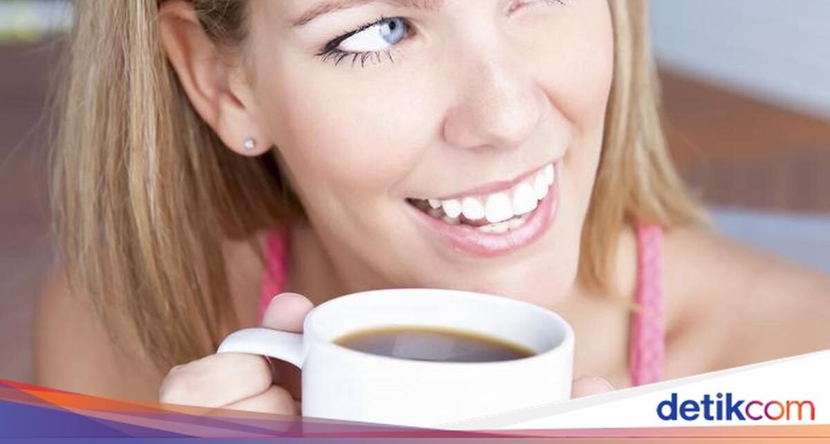 Minum Kopi Bikin Gigi Kuning dan Bau Mulut? Begini Cara Mencegahnya