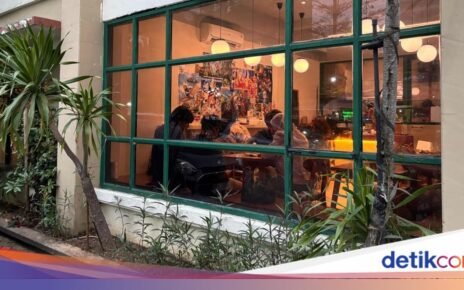 Yummy! Ada Ayam Panggang ala Jepang yang Jumbo di Jaksel